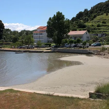 With Parking Space - Donja, Rab - 15602 Apartmán