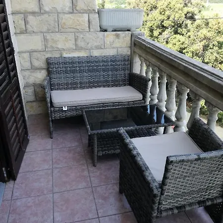 With Parking Space - Donja, Rab - 15602 Apartmán