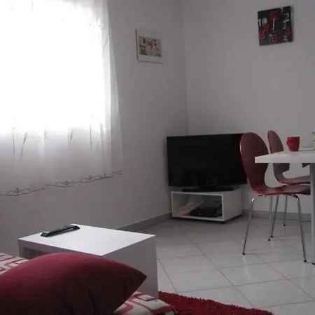With Parking Space - Donja, Rab - 15602 Apartman *